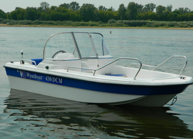 Wyatboat-430DCM (тримаран)